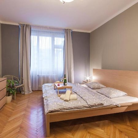 Modern Central Apartment Dlouha Prague Exterior photo
